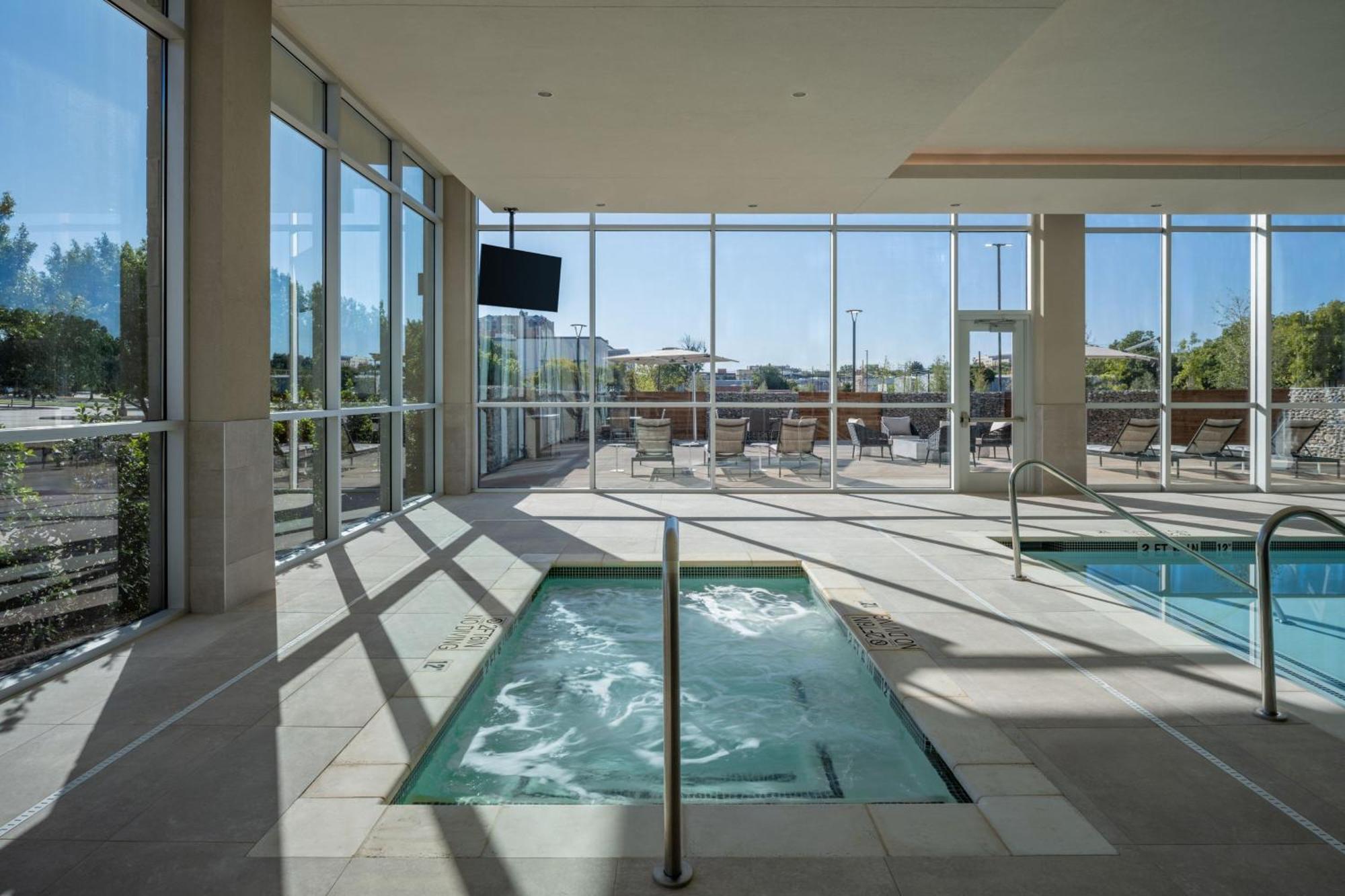 Delta Hotels By Marriott Wichita Falls Convention Center Экстерьер фото