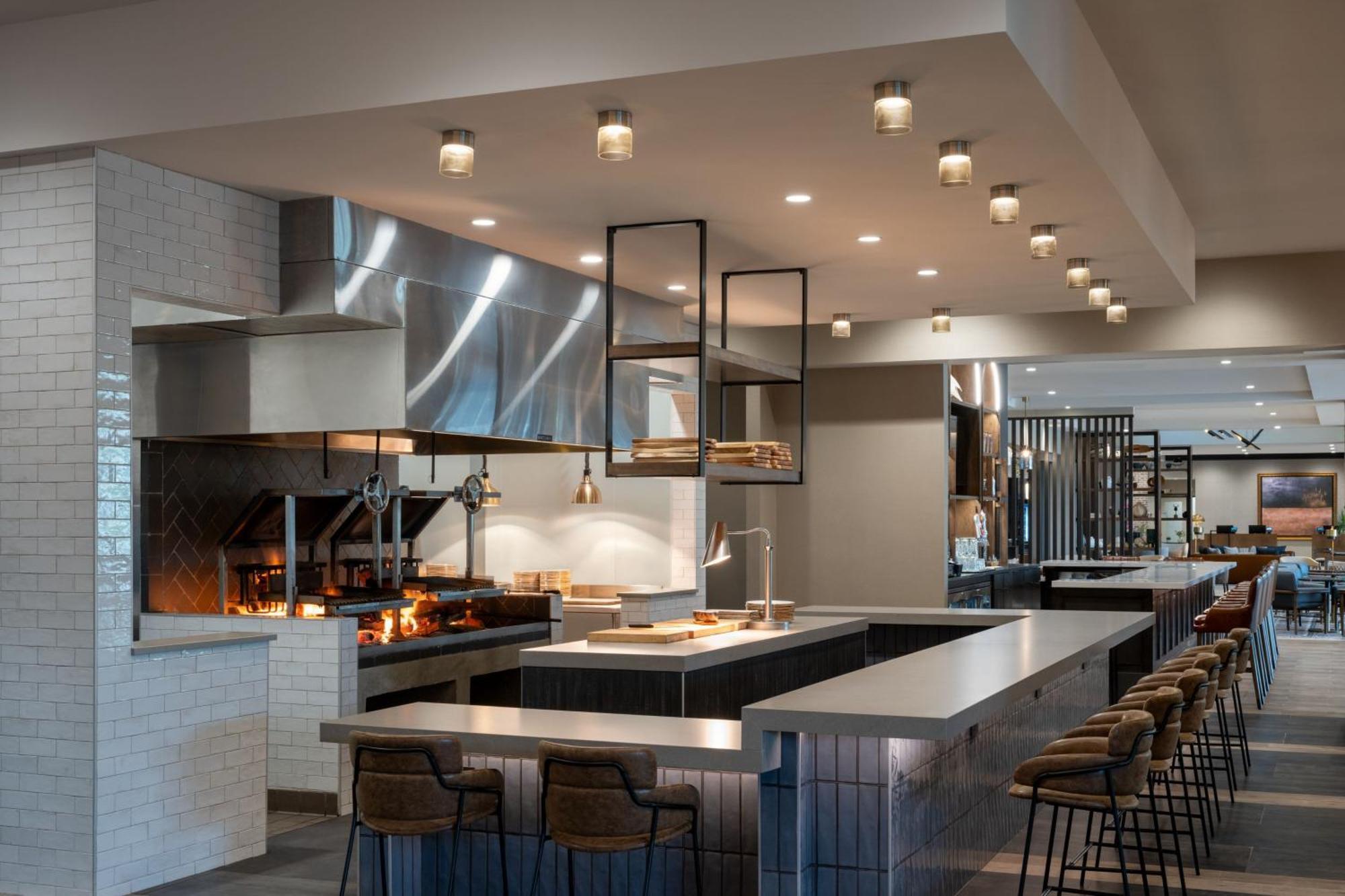 Delta Hotels By Marriott Wichita Falls Convention Center Экстерьер фото
