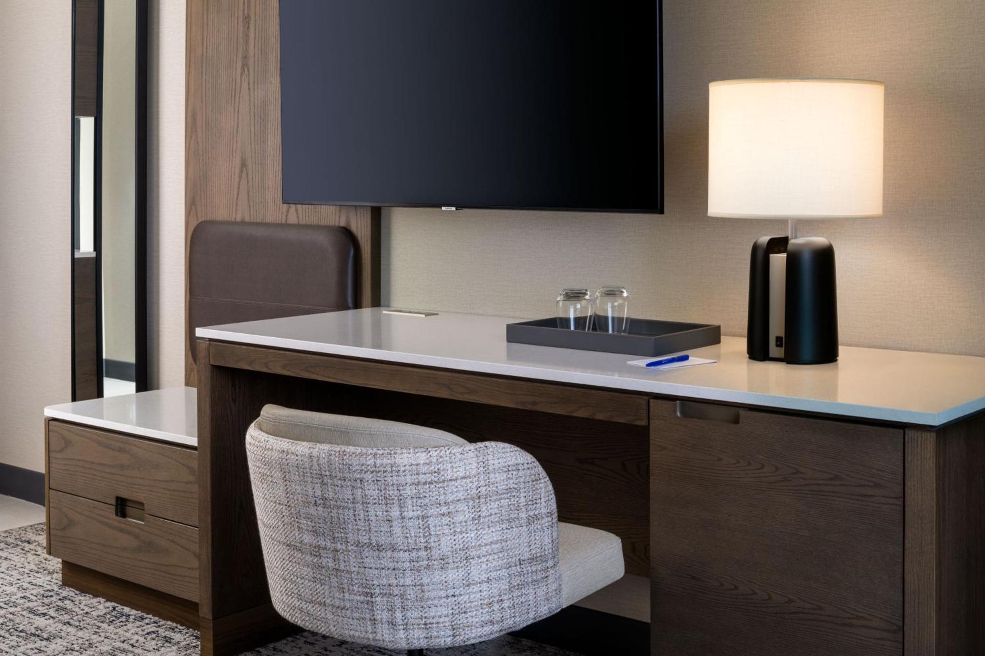 Delta Hotels By Marriott Wichita Falls Convention Center Экстерьер фото